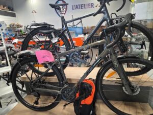 KTM-GRAVEL-TOUT EQUIPE